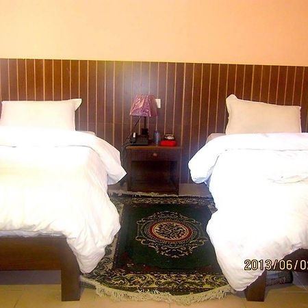 Hotel Half Moon 포카라 외부 사진