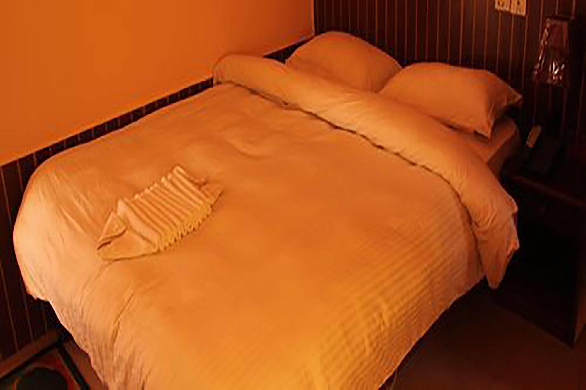 Hotel Half Moon 포카라 외부 사진